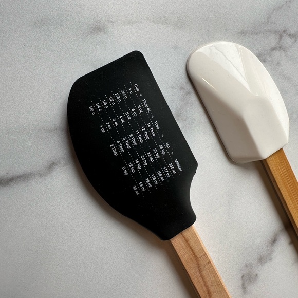 Tea towels and rubber spatulas from the Loveless Cafe - Picture 10 of 10